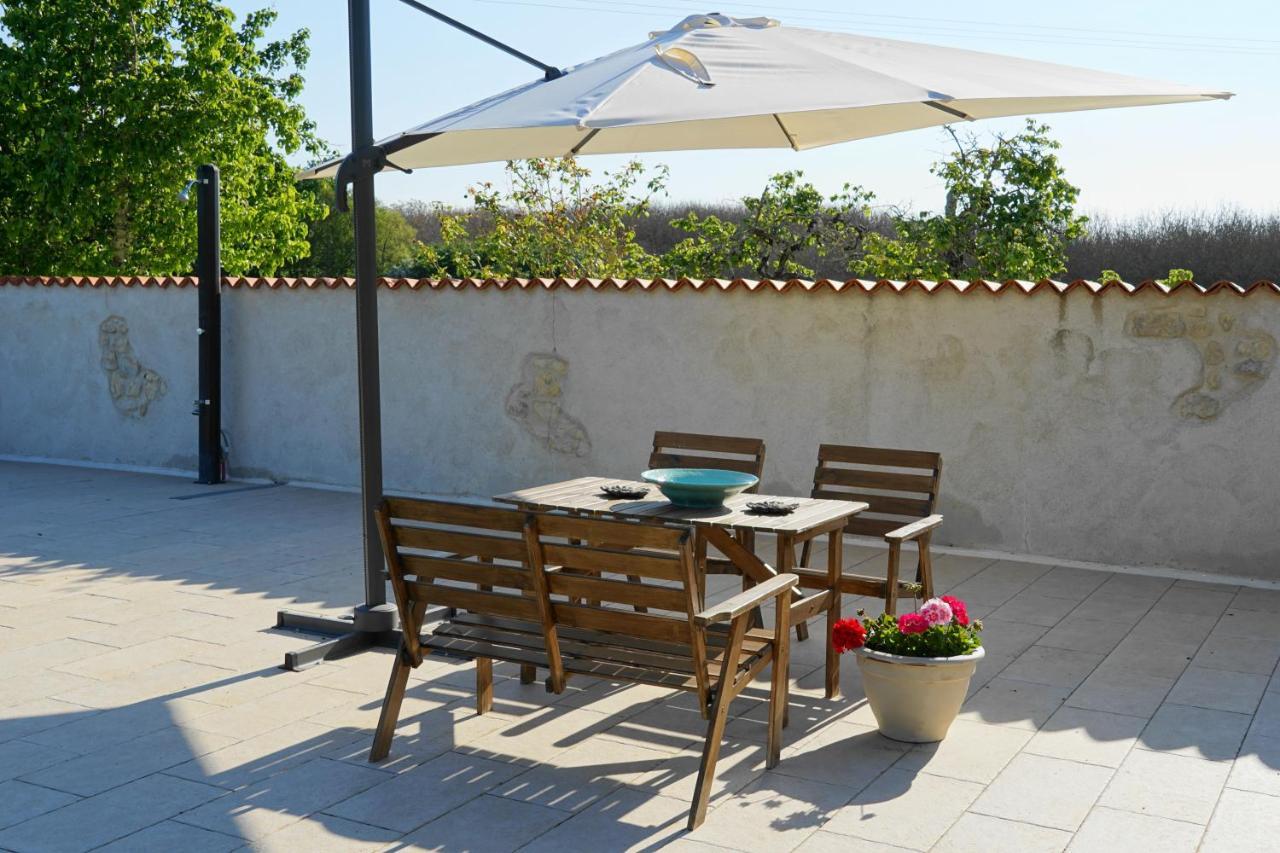 Challignac Le Chemin Bed & Breakfast エクステリア 写真